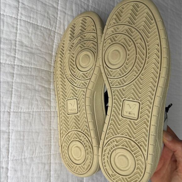 Veja V-10 Leather Sneakers White Black Red Women’s Size 8 (EU 39) - Picture 14 of 15